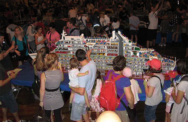 Lego-"Love-Boat" auf der Brickworld Convention in Chicago (Bild: Ryan McNaught)