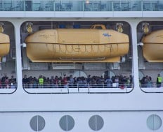 Rettungsübung: Musterstation direkt unterm Rettungsboot