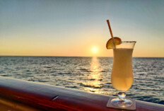 Cocktail im Sonnenuntergang, Symbolbild Getränkepreise Star Clippers