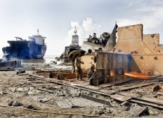 Verschrottung von Schiffen in Chittagong, Indien