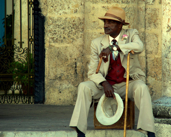 Kuba-Klischee: Mann mit Zigarre (BIld: Les Haines)