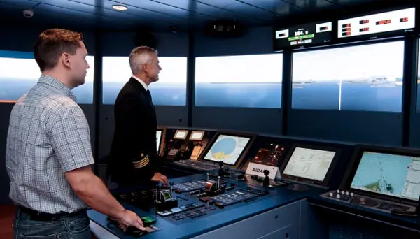 Brücken-Simulator der AIDA Academy in Rostock (Bild: AIDA Cruises)