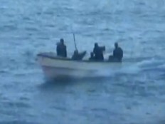 Piraten-Angriff auf die Seabourn Spirit 2005 (Bild: Youtube)