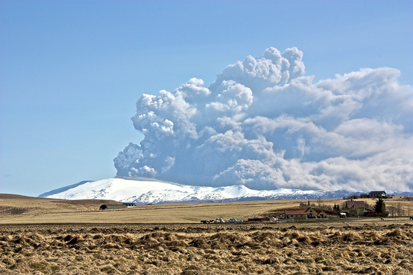 Vulkan Eyjafjallajökull: Höhere Gewalt als Kündigungs- grund für Kreuzfahrt (Bild: Vessela Dukuva)
