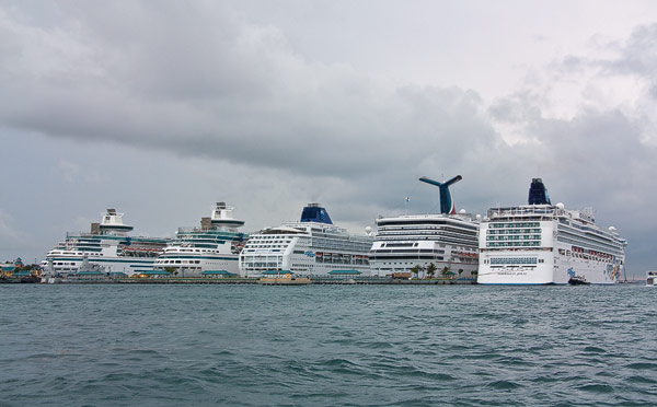 Kreuzfahrthafen in Nassau, Bahamas