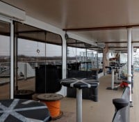 Bar an der "Waterfront"