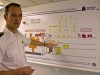 Stefan Bock erläutert das Müll-Entsorgungssystem an Bord der AIDAstella