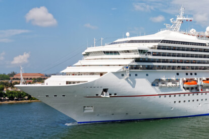 Allein auf Kreuzfahrt mit 16, 18 oder erst mit 21?