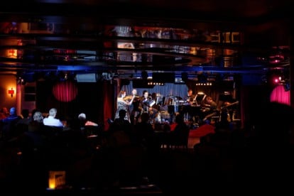 Abend-Show in der Astor Lounge
