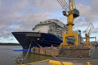 Mein Schiff 3 in der Werft in Turku