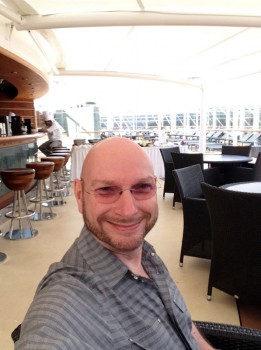 zum Lunch an der "The One Bar", auf Deck 18