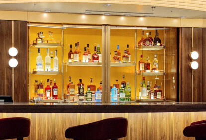 Half Moon Bar, Rotterdam, Holland America Line