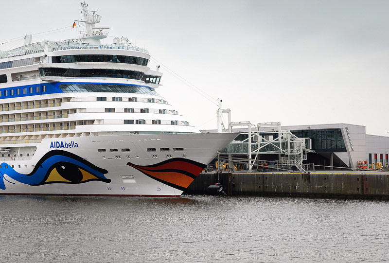 AIDAbella am Cruise Center Steinwerder Bild: obs/AIDA Cruises/Ulrich Perrey)