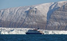 Sea Spirit vor dem Waltershausen-Gletscher im Nationalpark Nordost-Grönland