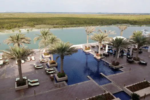 Hotel-Pool des Eastern Mangroves, Abu Dhabi