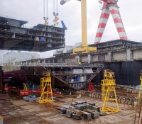 Blick auf die MSC Meraviglia im Trockendock