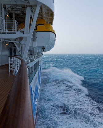 AIDAprima im Mittelmeer