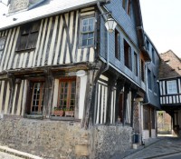 Manche Häuser sind etwas windschief