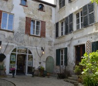 Eine typische Hinterhofgalerie in Honfleur