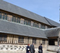 Die St. Catherine Kirche ist die größe Kirche Frankreichs die von seemännischen Zimmerleuten aus Holz und mit seperatem Glockenturm erbaut wurde
