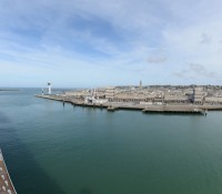 Blick von einem Außendeck der AIDAprima auf Le Havre