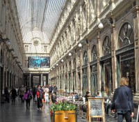 "Wenn es in Paris regnet, dann tröpfelt es in Brüssel", lautet ein Sprichwort der Belgier. Selbst die Markthallen sind denen in Paris nachempfunden