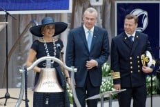 Königin Maxima tauft die Schiffsglocke