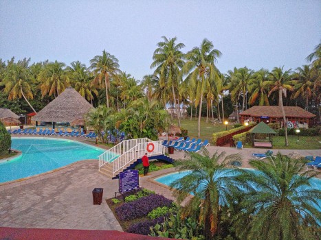 Pool-Bereich des Sol Palmeras