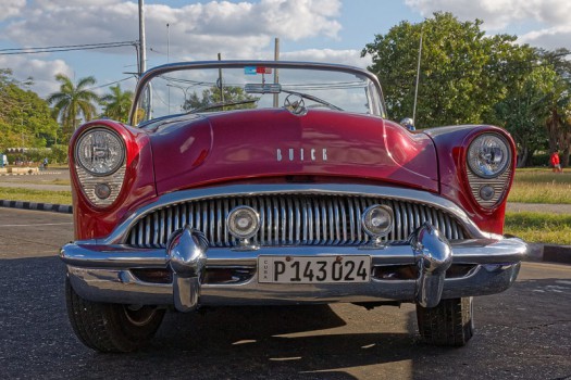 Gut gepflegt und auf Hochglanz poliert: ein alter Buick