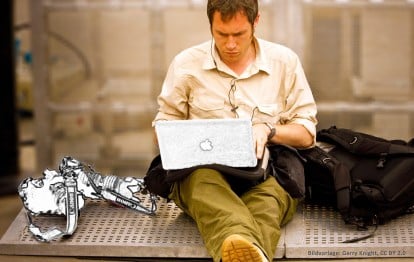 Im Handgepäck vielleicht bald verboten: Laptop und Kameras (Bildvorlage: Garry Knight, CC BY 2.0)