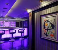 Casino Bar mit Originalen von Miró