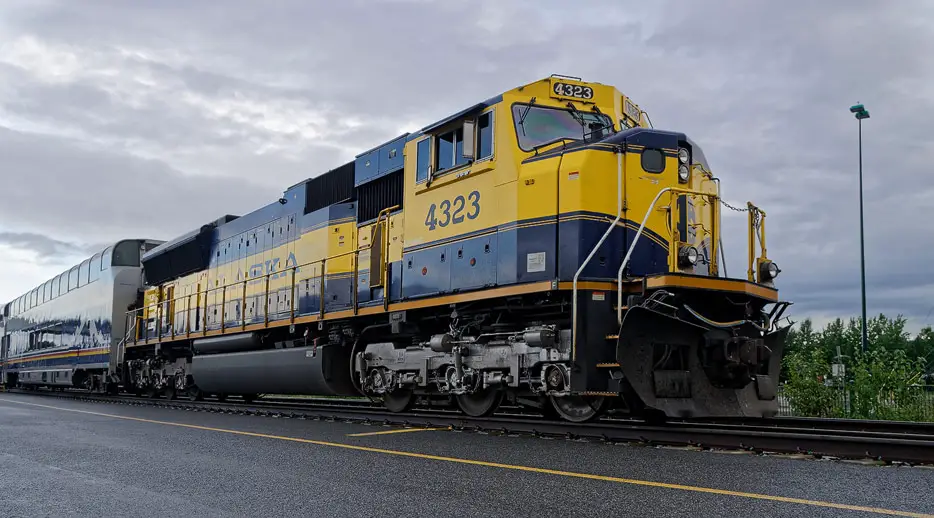 Fahrt mit der Alaska Railroad von Anchorage zum Denali National Park