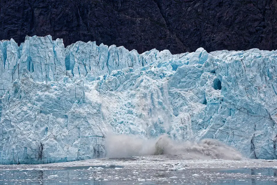 Kalbender Margerie-Gletscher in der Glacier Bay