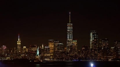 New York City: Manhattan, One World Trade Center und Freiheitsstatue