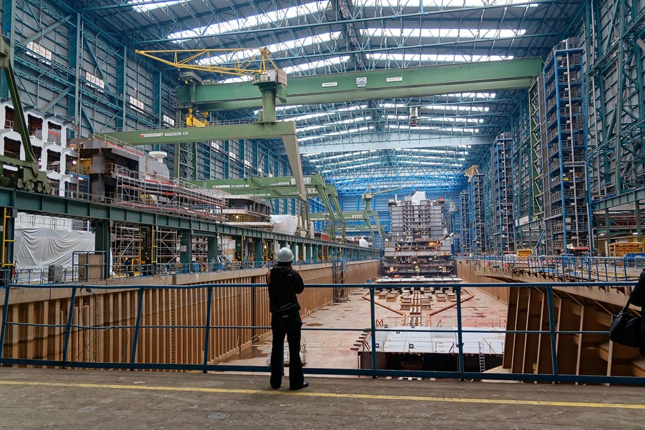 Bauhalle der Meyer Werft in Papenburg