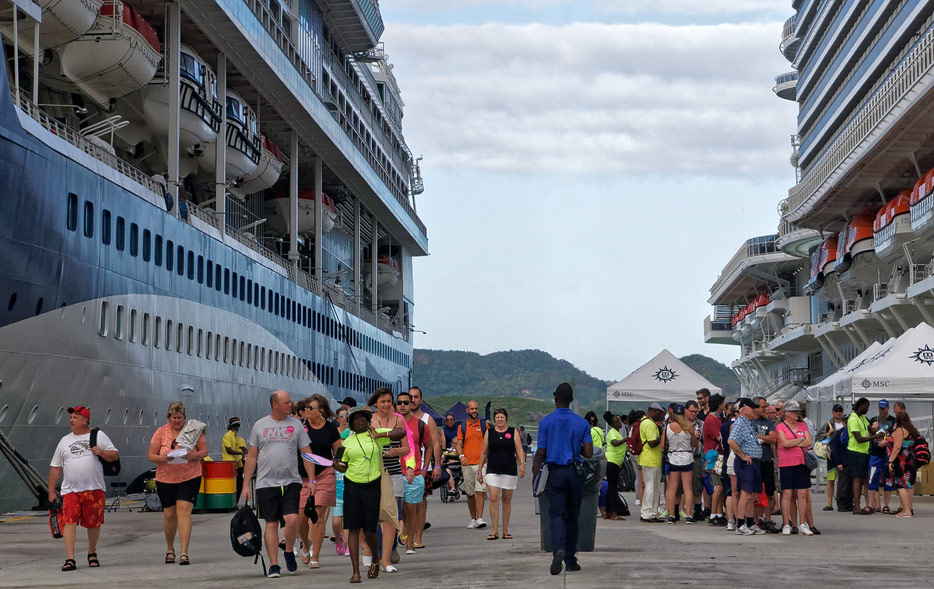 Kreuzfahrtpassagiere in St. John's, Antigua