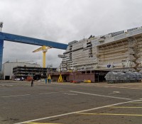 MSC Bellissima im Trockendock der STX-Werft in Saint-Nazaire