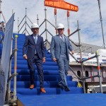 Werft-Chef Giovanni Stecconi und Regent-CEO Jason Montague nach der Münzzeremonie