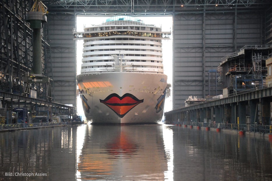 Ausdocken der AIDAnova (Bild: Christoph Assies)