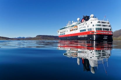 Die Fram in der Bucht von Igaliku, Grönland