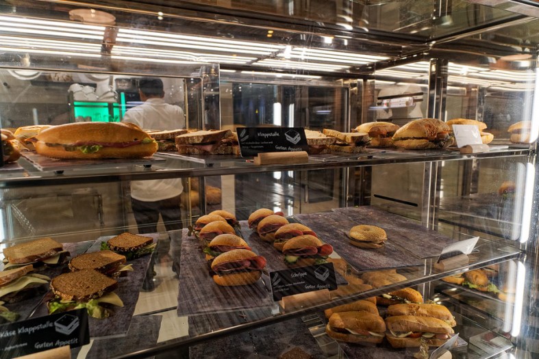 Streetfood - Curry-Wurst, Döner, belege Brote und Brötchen