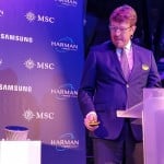 Chief Business Innovation Officer Luca Pronzati, MSC, und "Zoe"