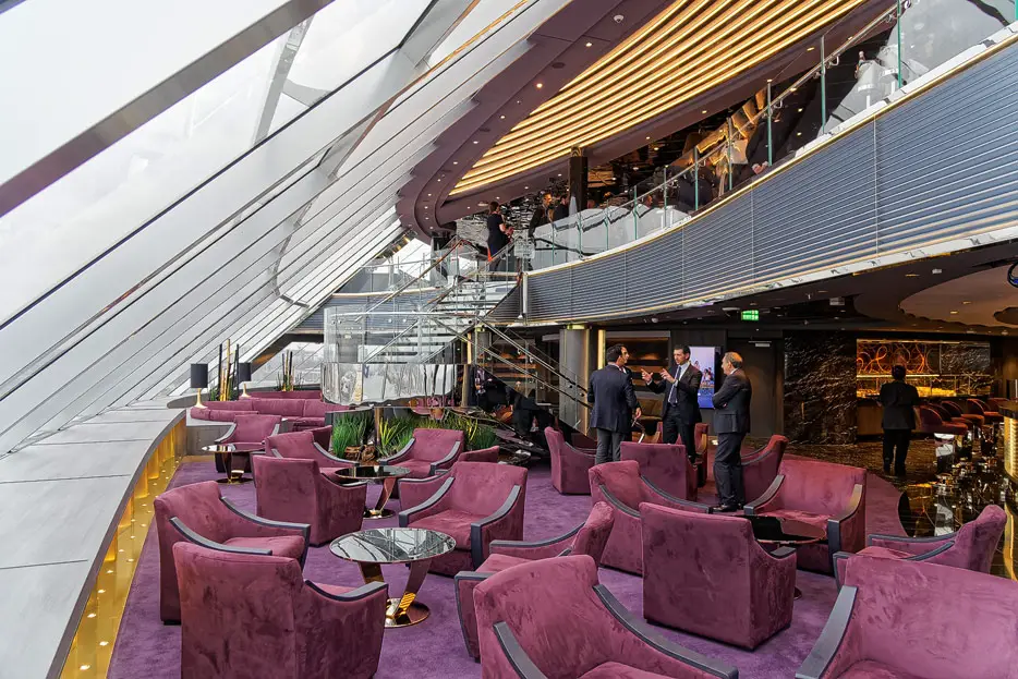 Top Sail Lounge und Restaurant im Yacht Club der MSC Bellissima