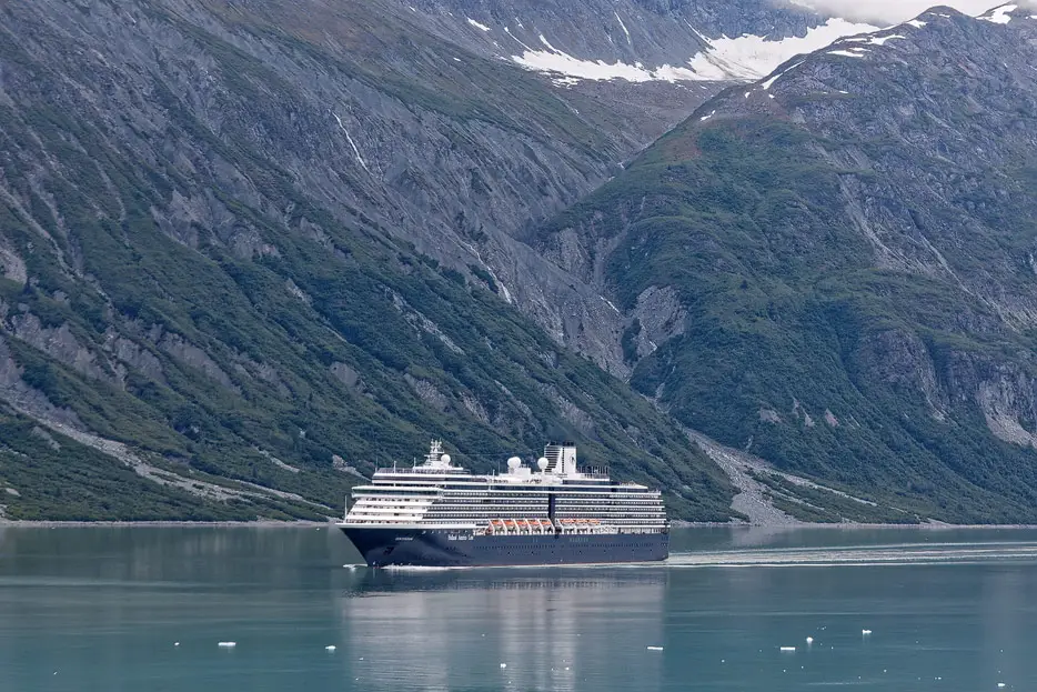 Holland America Lines Oosterdam in Glacier Bay, Juni 2015
