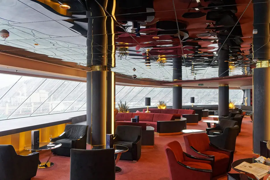 Top Sail Lounge im Yacht Club der MSC Meraviglia