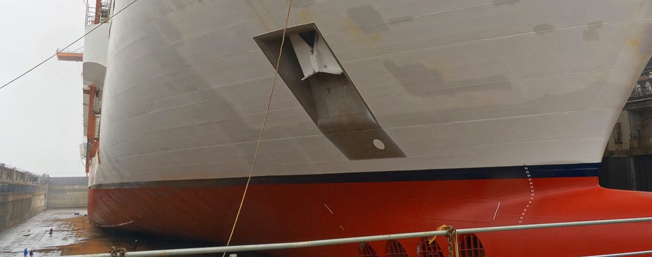 Unterwasser-Anstrich, Wasserpass und Rumpfanstrich - am besten im Trockendock erkennbar