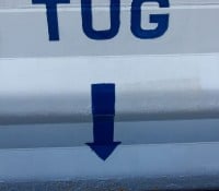 hier dürfen Schlepper das Schiff berühren und anschieben.