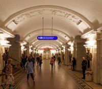 in der U-Bahn von St. Petersburg