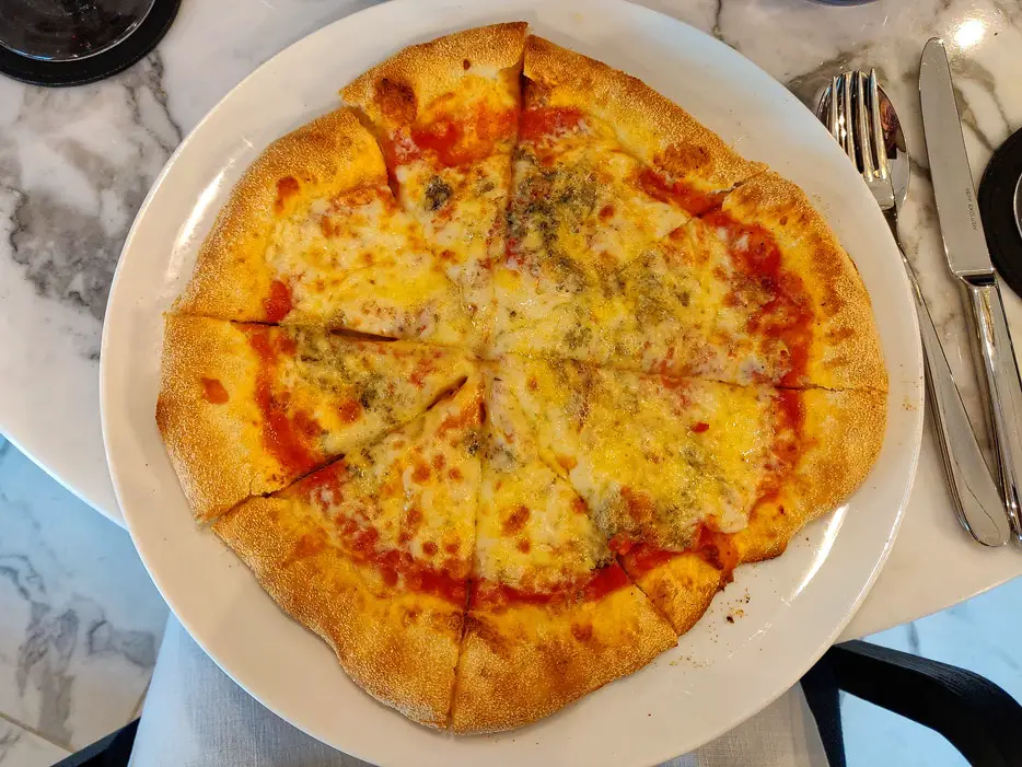 Pizza im Azure: Quattro Formaggi