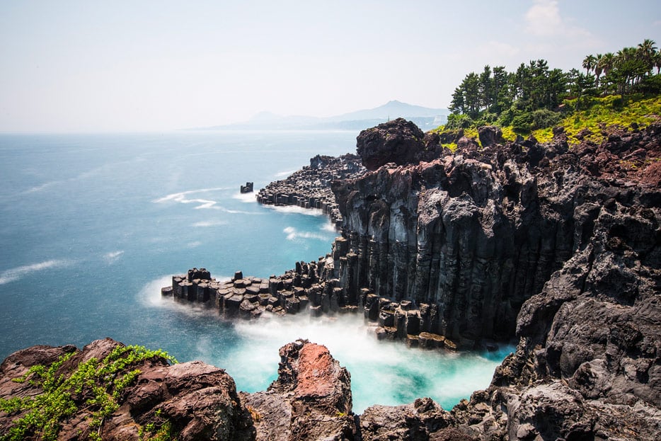 Columnar Joint an der Küste von Jungmun und Daepo auf Jeju